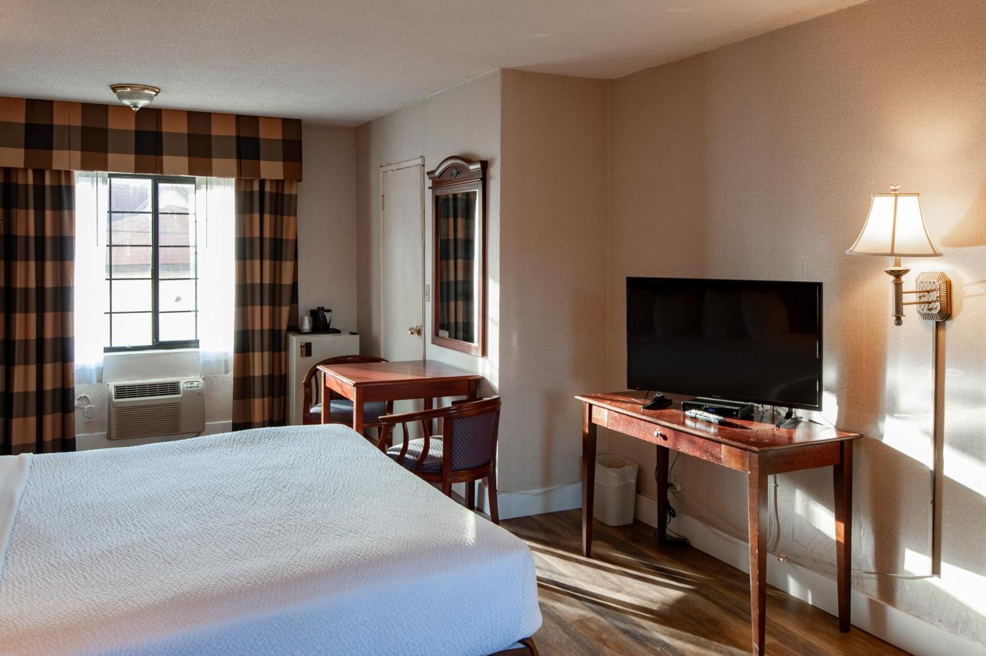 Studio City Court Yard Hotel Buitenkant foto
